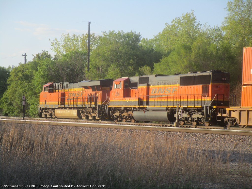 BNSF 4204 + 254 Behind